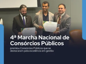 Representando o CORESAB, o superintendente Leandro Vaz Pereira participou da programa&ccedil;&atilde;o e recebeu o Certificado de Cons&oacute;rcio P&uacute;blico de Excel&ecirc;ncia, reconhecimento concedido pela RNCP &agrave;s institui&ccedil;&otilde;es que se destacam pela ado&ccedil;&atilde;o de boas pr&aacute;ticas de gest&atilde;o, governan&ccedil;a e fortalecimento da coopera&ccedil;&atilde;o intermunicipal.